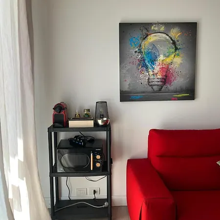 Apartamento In Lora Como