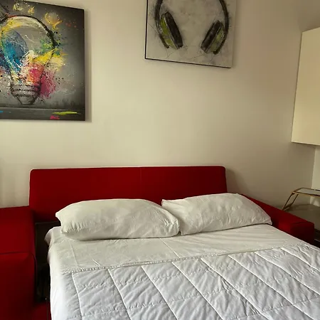 Apartment In Lora Como
